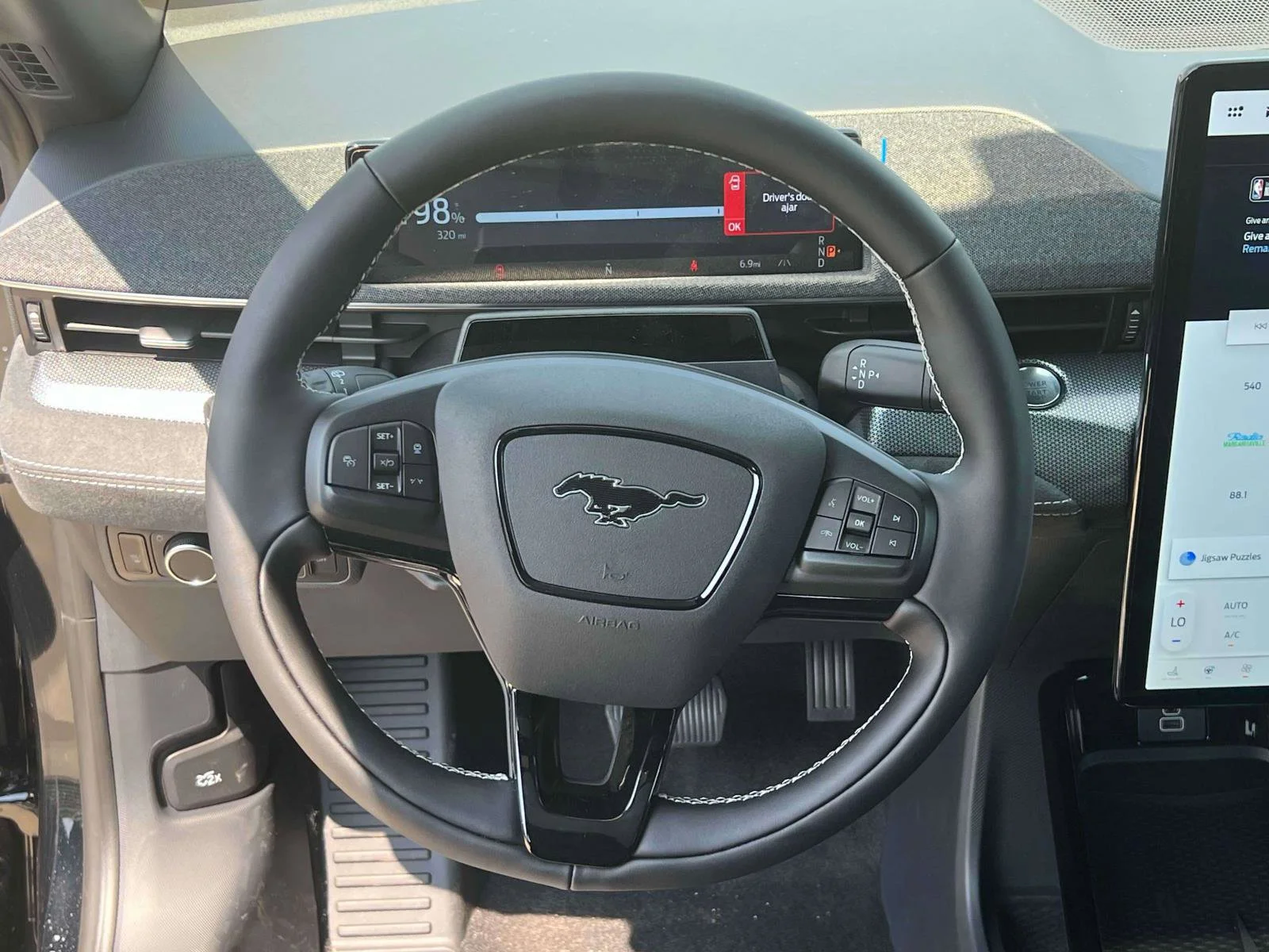 2025 Ford Mustang Mach-E GT - Photo 10