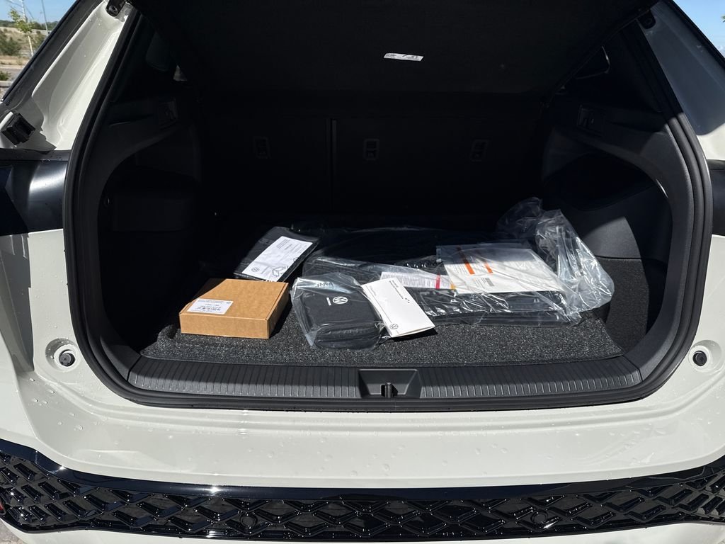 New 2026 Sandstone Volkswagen 2.0T SEL R-Line Turbo image 28