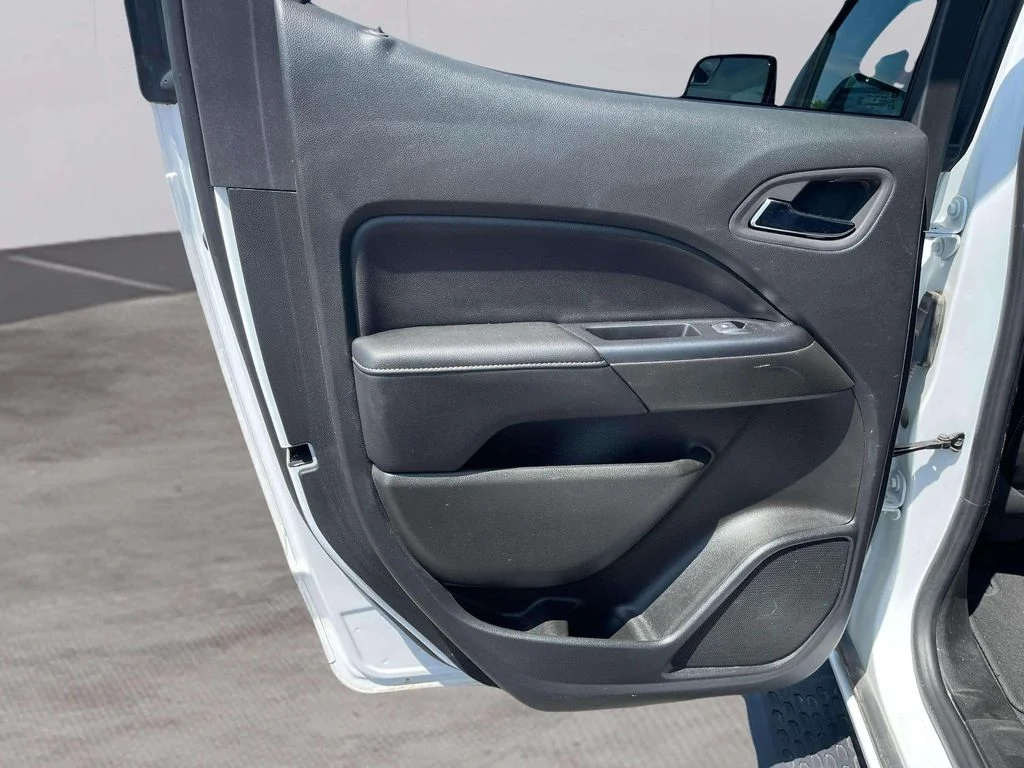Used 2022 Summit White GMC Elevation image 26