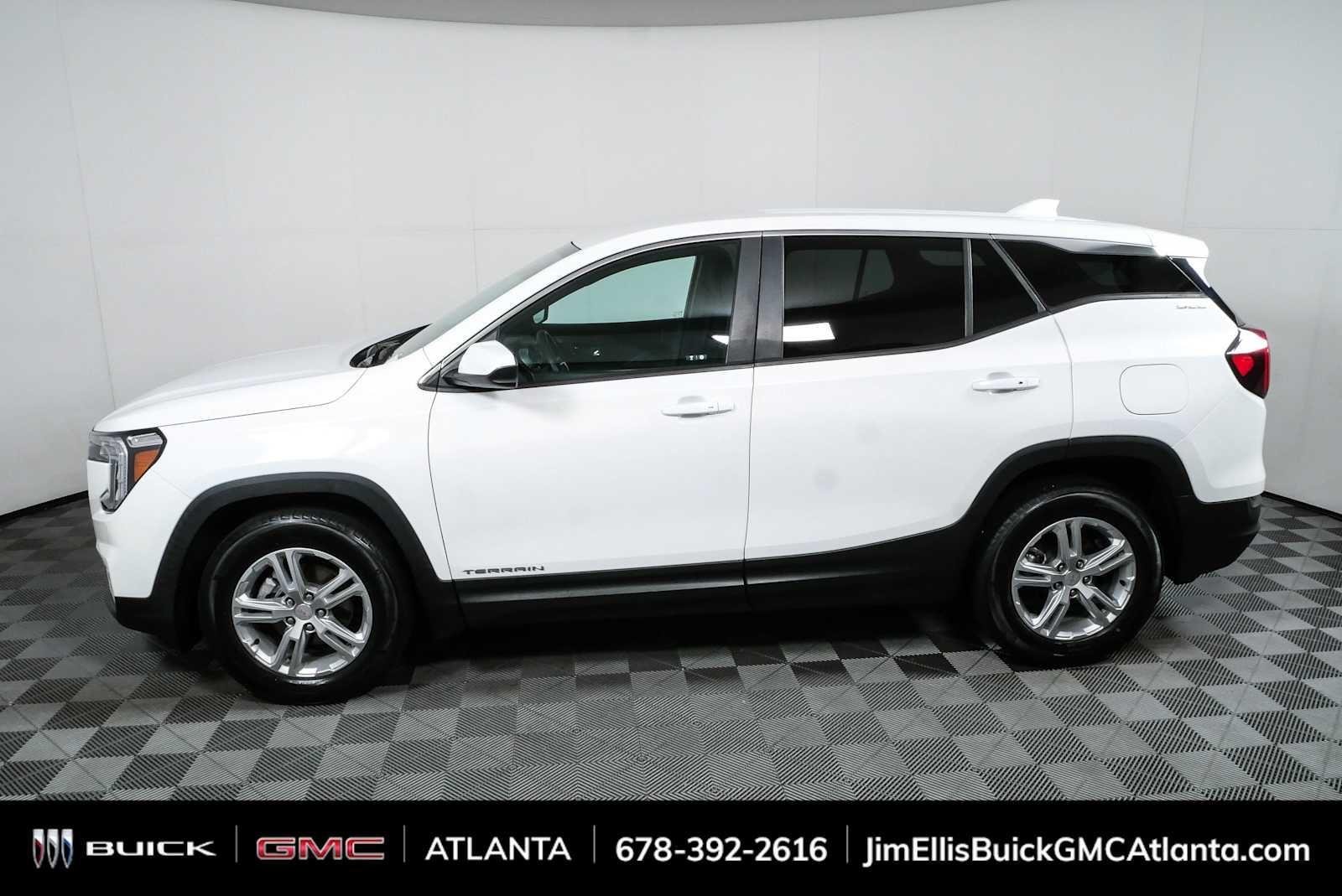 Used 2023 Summit White GMC SLE image 28
