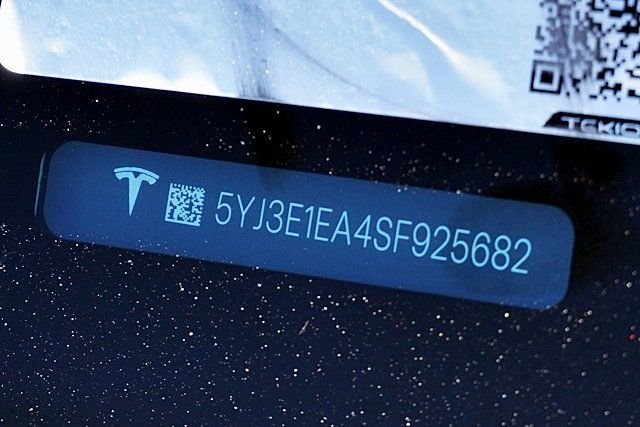 Used 2025  Tesla Long Range image 38