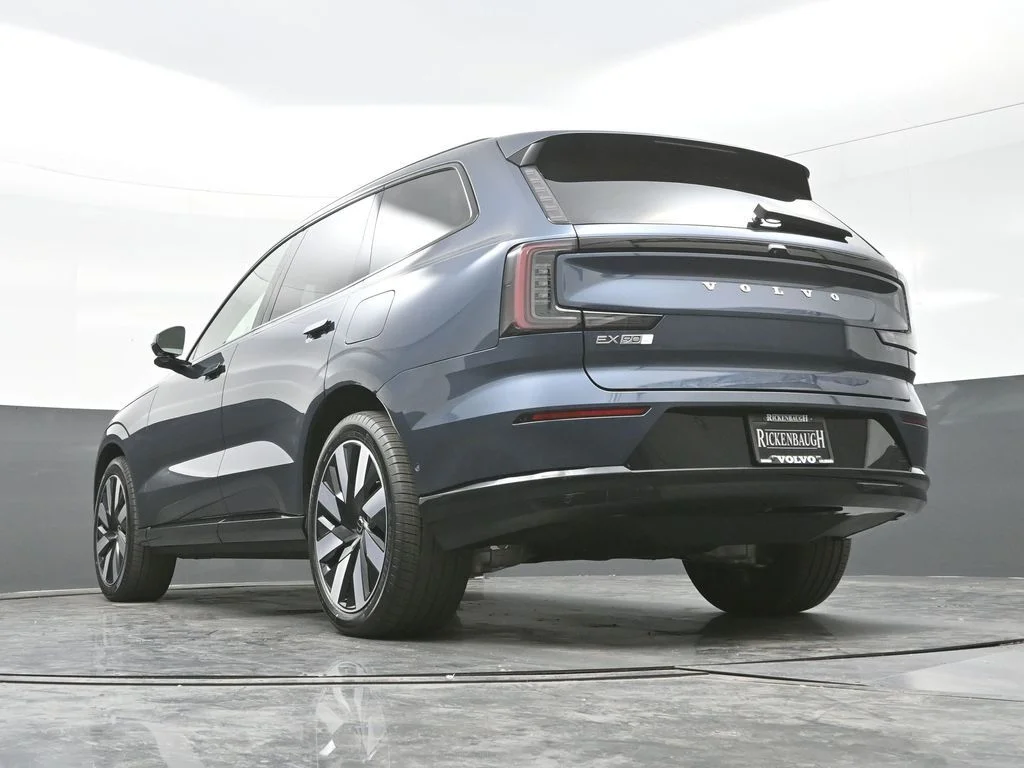 New 2025 Denim Blue Volvo Ultra image 12