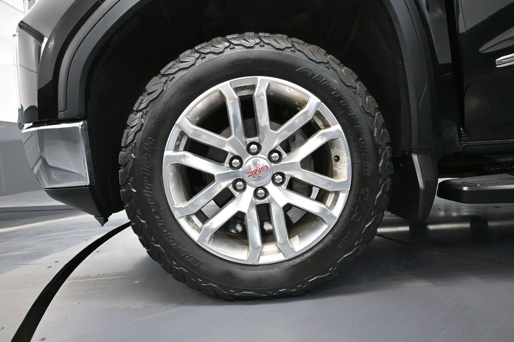 Used 2020 Black GMC SLT image 18