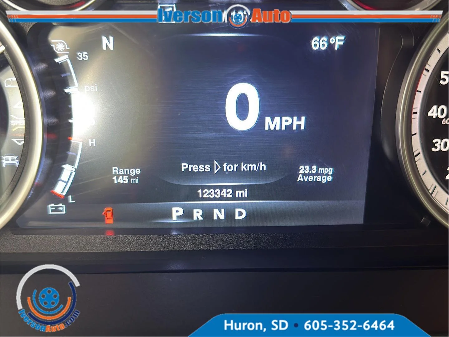 Used 2016 Brilliant Black Crystal Pearlcoat Ram Outdoorsman image 17