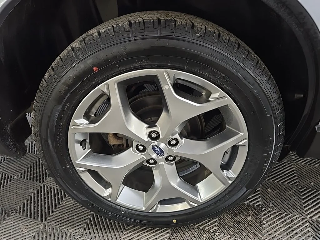 Used 2017 Ice Silver Metallic Subaru 2.5i Touring image 14