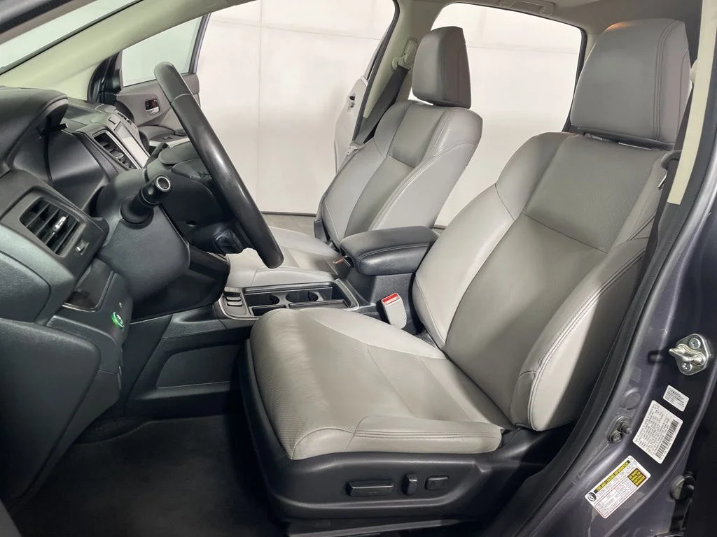 Used 2016 Gray Honda EX-L image 9
