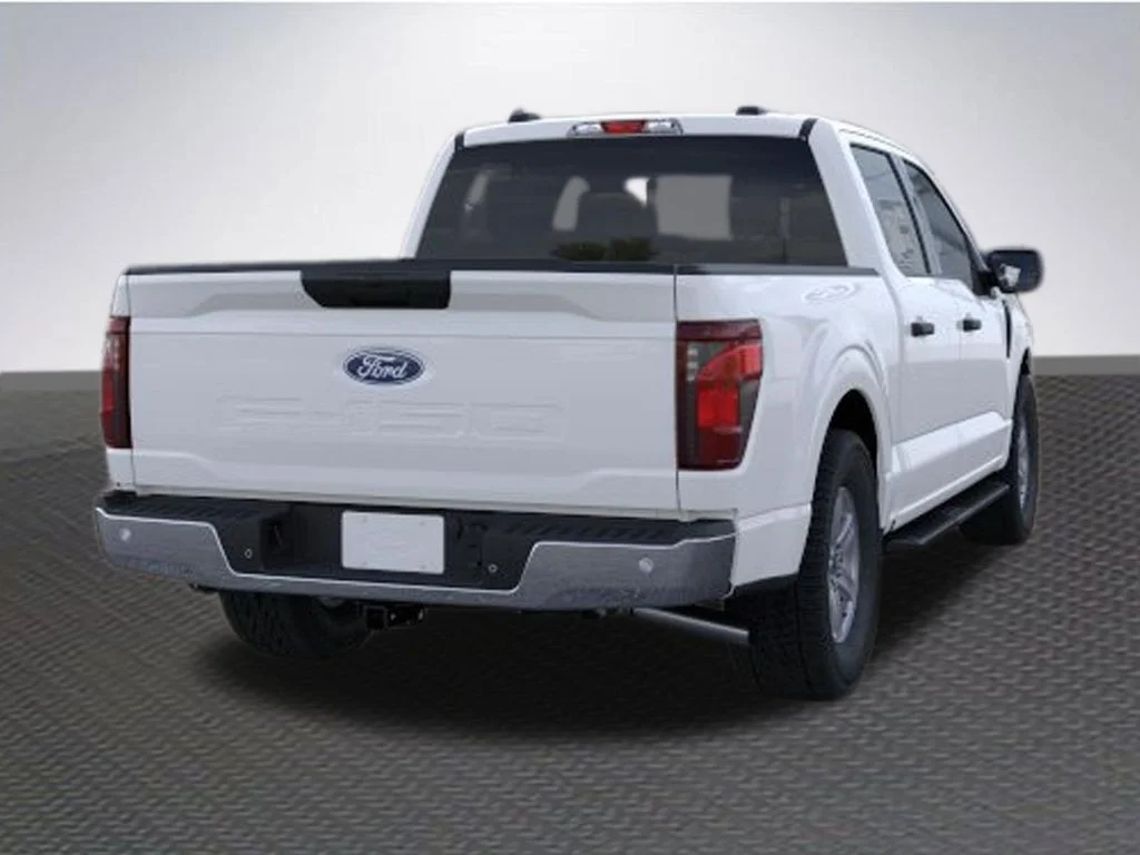 New 2026 Oxford White Ford XL image 8