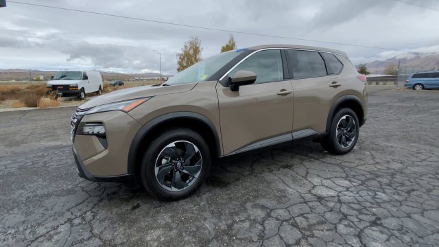 Used 2025 Baja Storm Metallic Nissan SV image 4