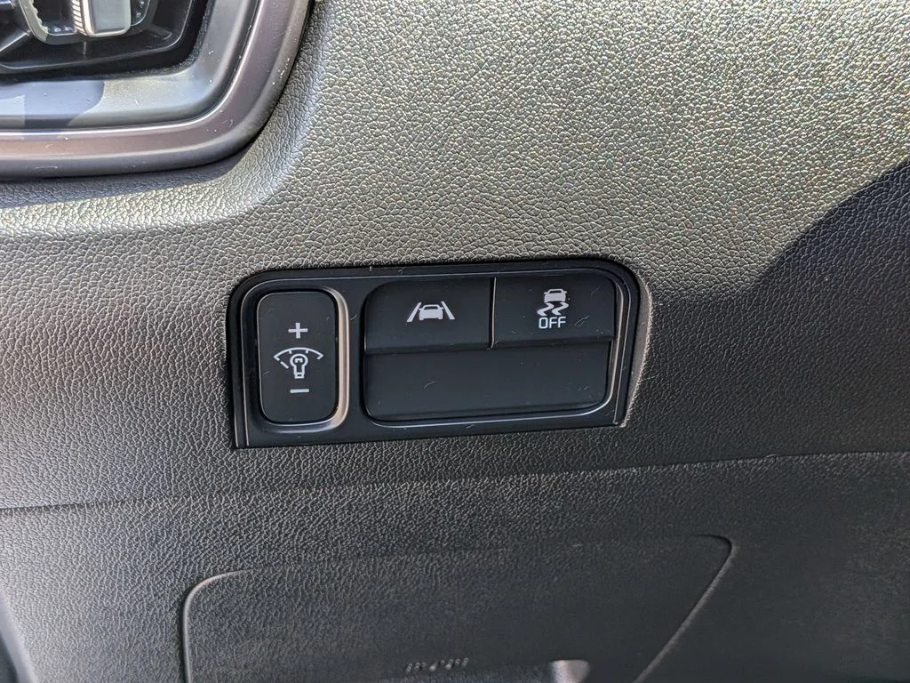 Used 2023 White Kia LX image 16