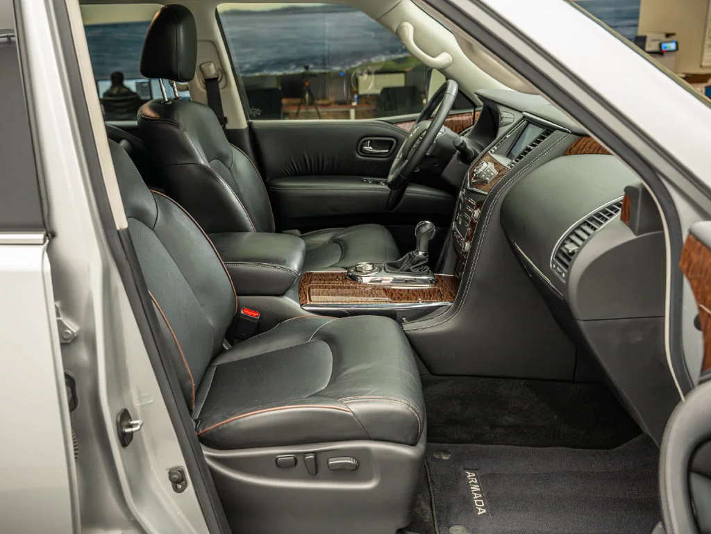 Used 2020 Brilliant Silver Metallic Nissan SL image 23