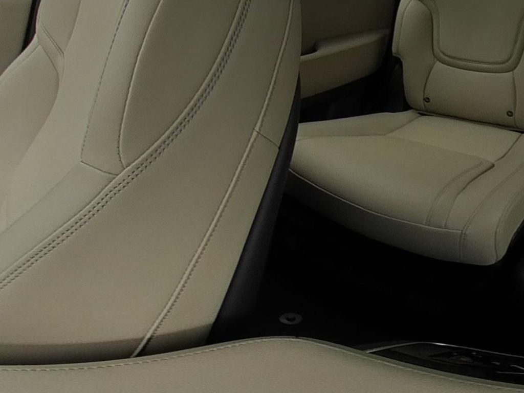 New 2026 White INFINITI PURE image 24