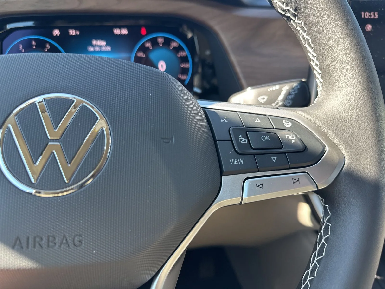 New 2026 Green Volkswagen SE w/Technology image 53