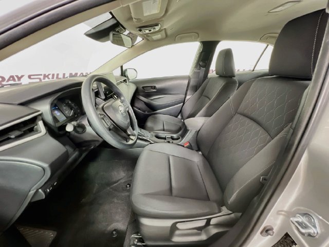 2025 Toyota Corolla LE - Photo 10