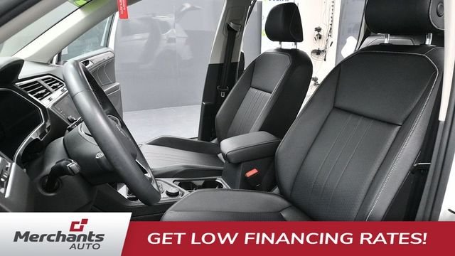 Used 2022 White Volkswagen 2.0T SE image 25