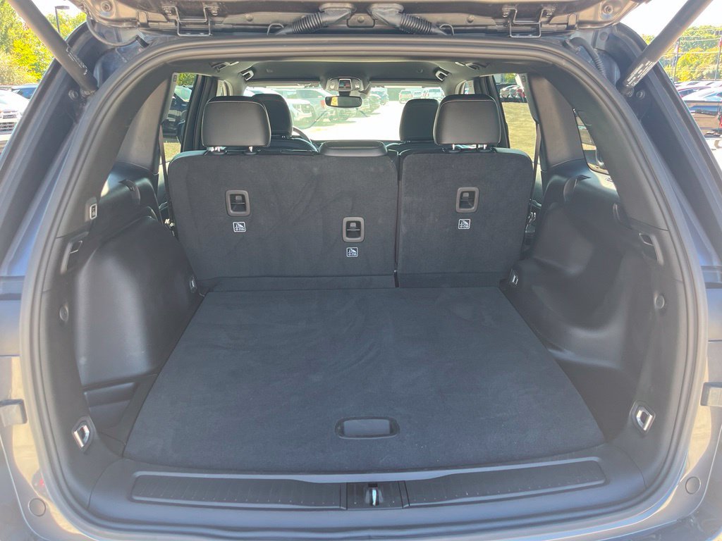 Used 2024 Gray Metallic Jeep Limited image 11