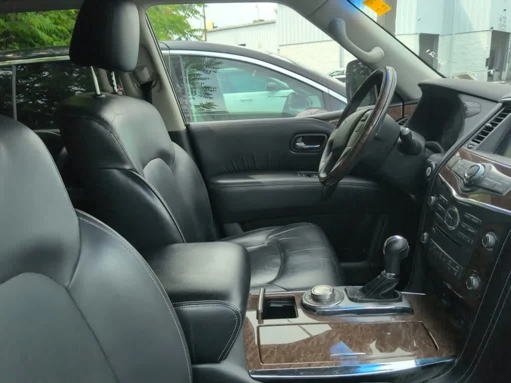 Used 2017 Black Obsidian INFINITI  image 3
