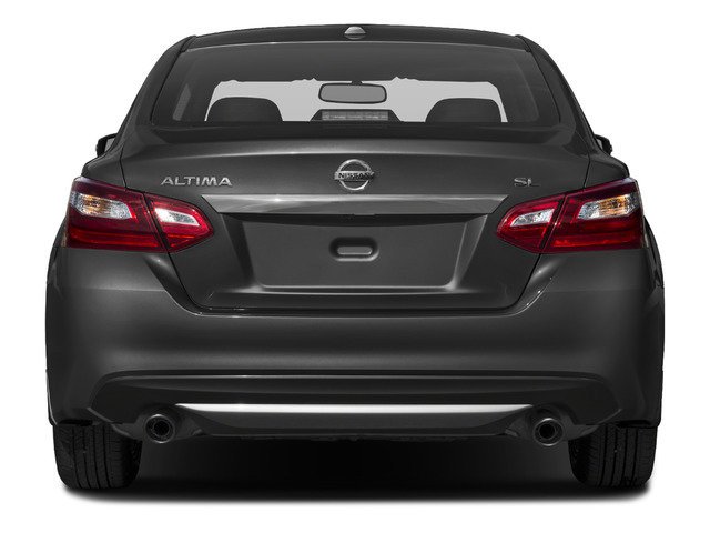 Used 2017 Brilliant Silver Nissan 2.5 SL image 8