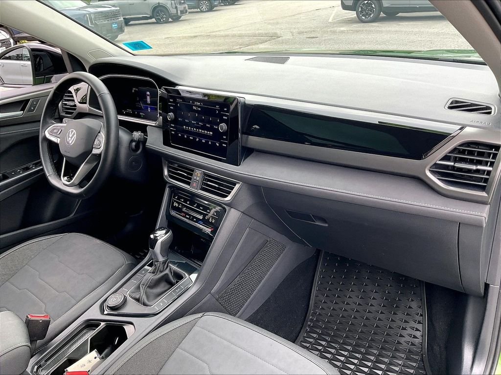Used 2025 Bright Moss Green Metallic/Deep Black Roof Volkswagen 1.5T SE Black image 13