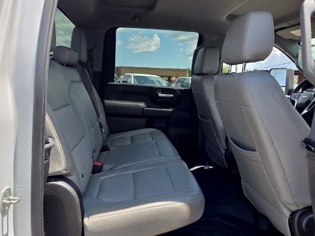 Used 2021 White Chevrolet Custom image 15