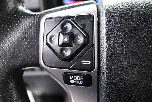 Used 2018 White Toyota SR5 image 21
