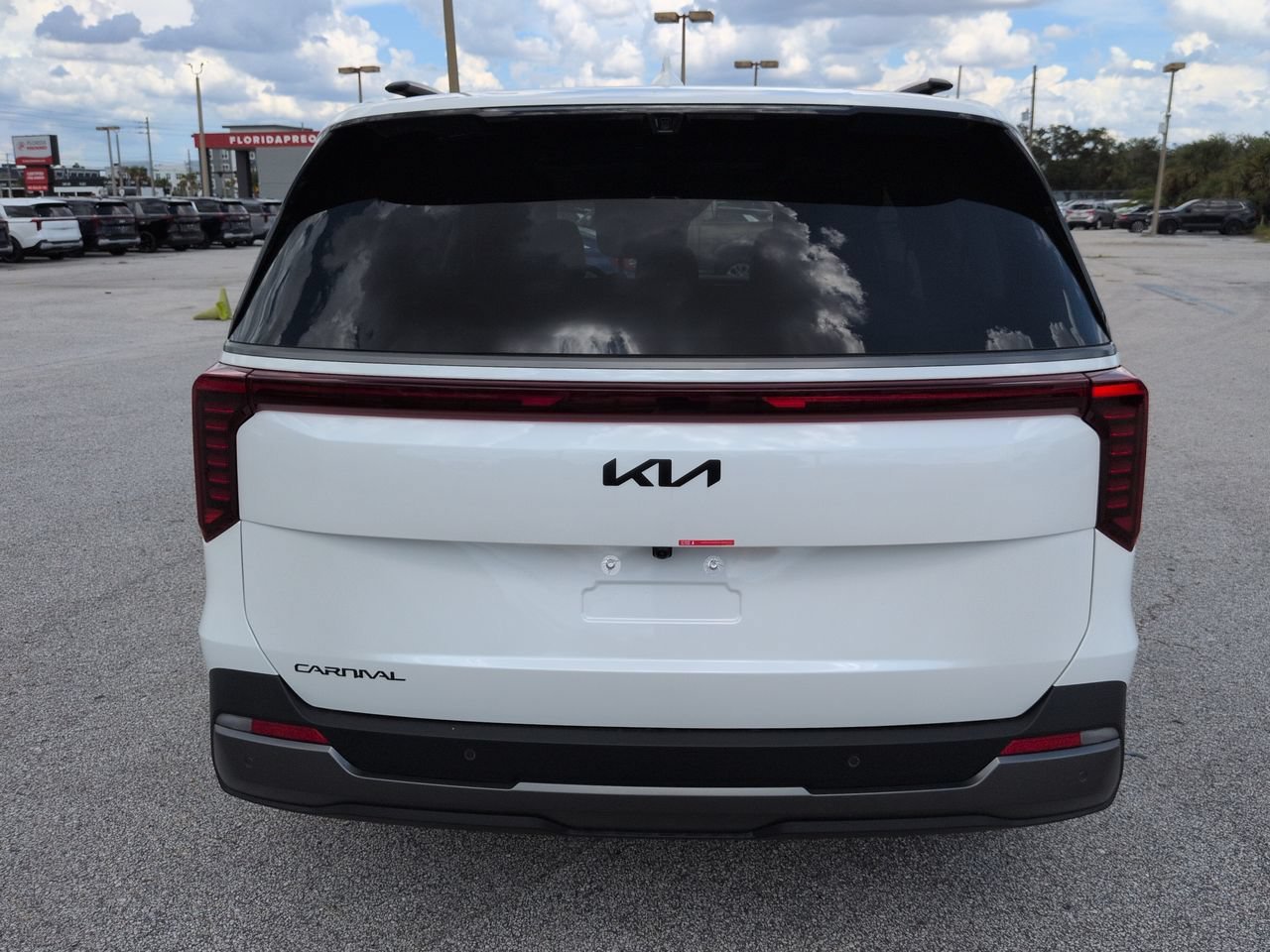 New 2027 Snow White Pearl Kia SX Prestige image 5