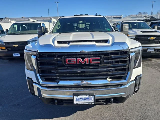 2026 GMC Sierra 3500HD Pro - Photo 8
