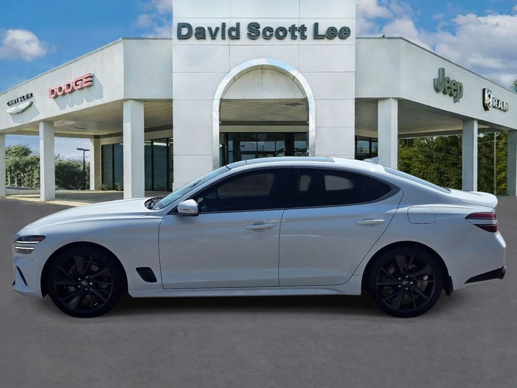 Used 2023 White Genesis 3.3T image 9
