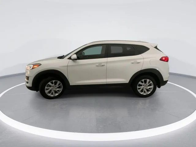Used 2021 White Hyundai Value image 9