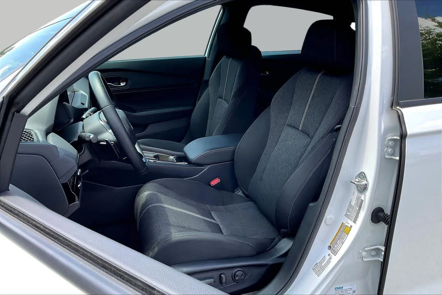 Used 2025 Platinum White Pearl Honda Sport image 6