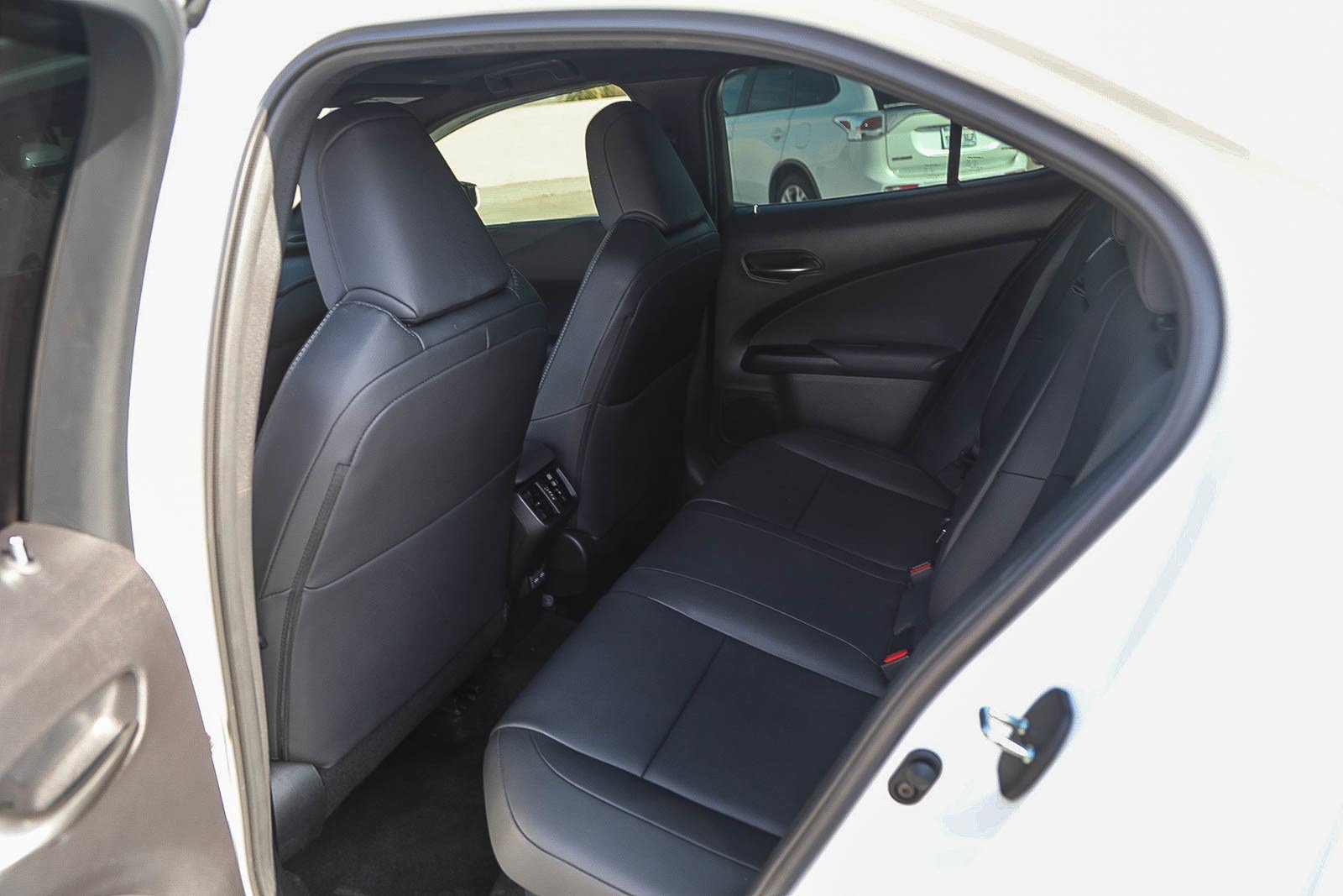 Used 2024 White Pearl Lexus 250h image 17
