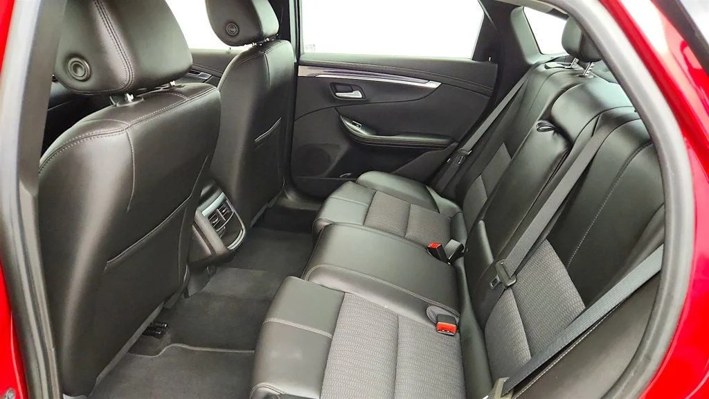 Used 2018 Cajun Red Tintcoat Chevrolet 4dr Sedan LT w/1LT image 20