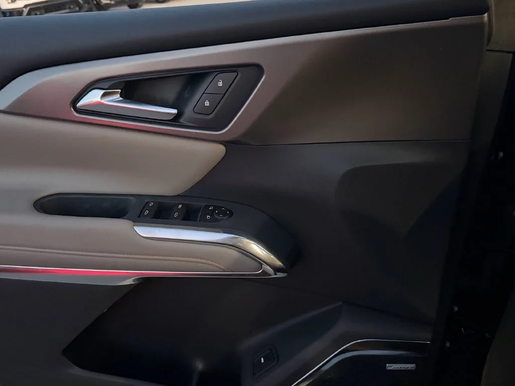 2027 Chevrolet Traverse LT - Photo 17