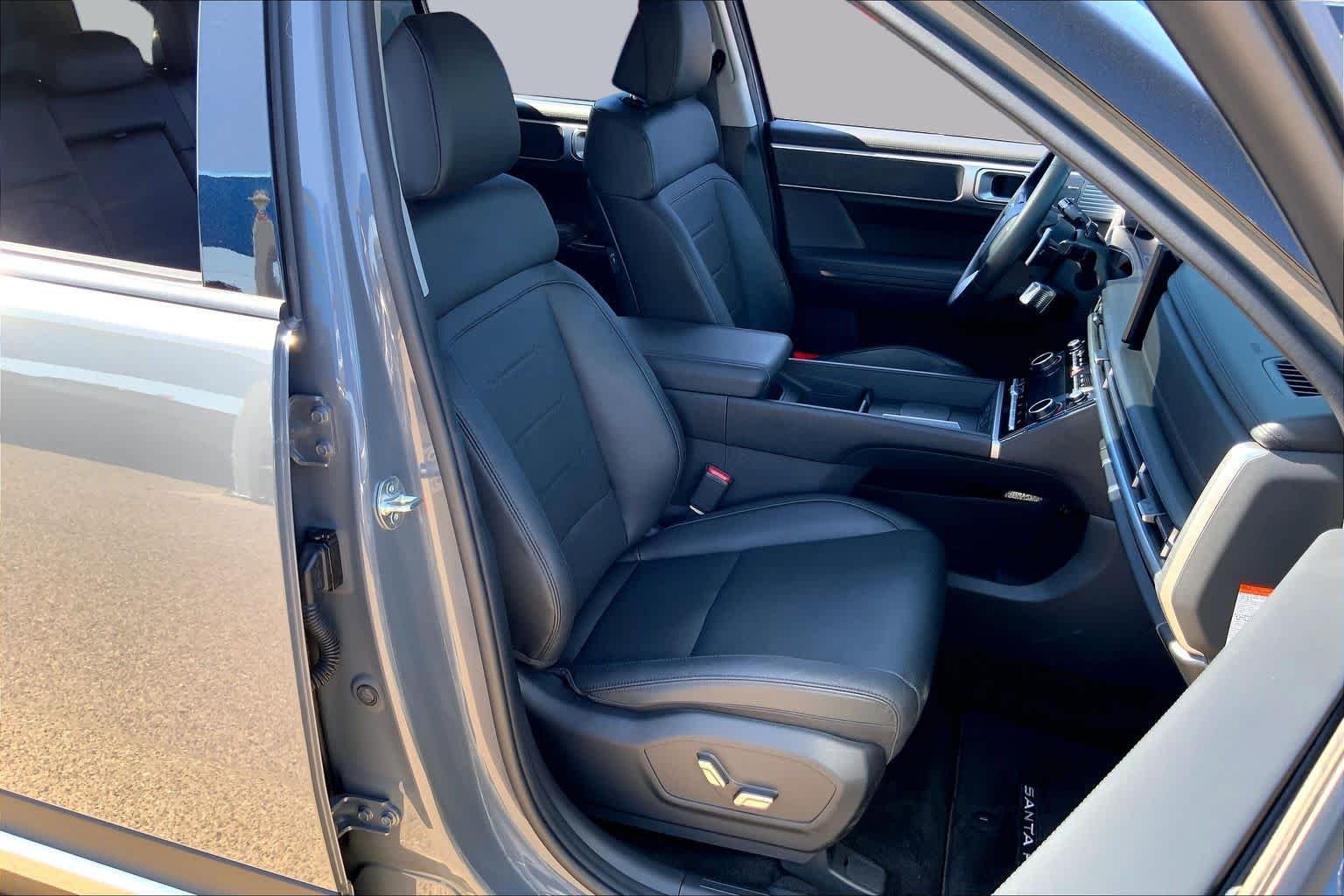 Used 2025 Hampton Gray Hyundai Limited image 9