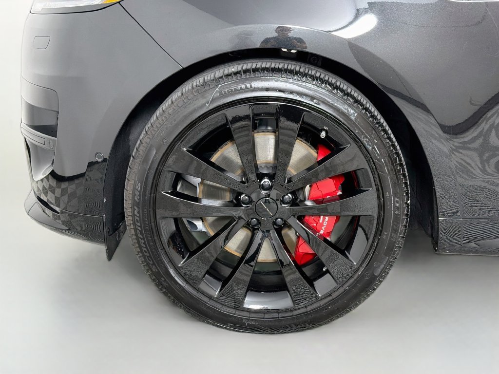 Used 2026 Black Land Rover Dynamic SE image 33