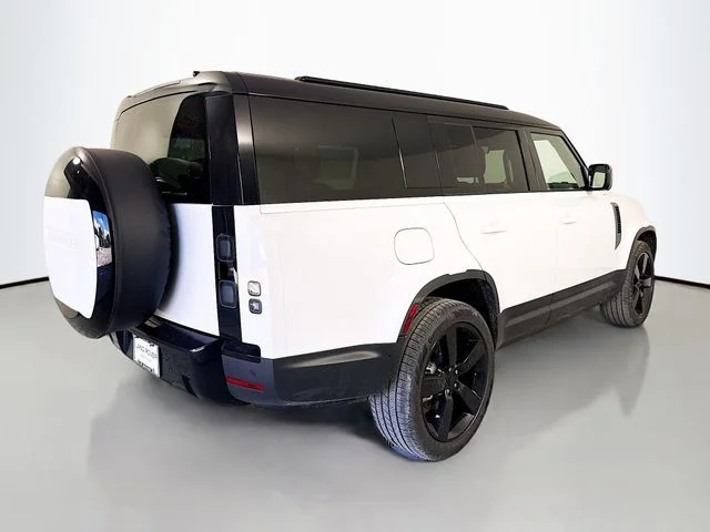 New 2026 Fuji White Land Rover S image 5