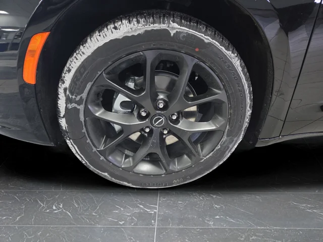 New 2026 Diamond Black Crystal Pearl-Coat Exterior Paint Chrysler Select image 37