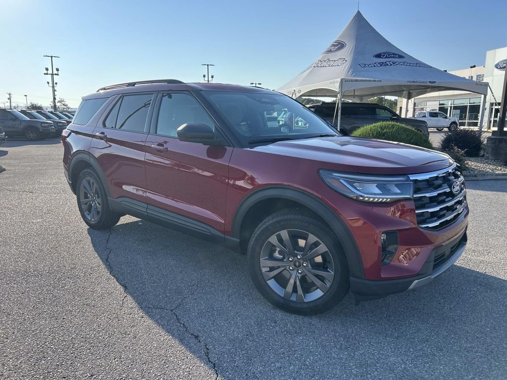 New 2027 Ruby Red Metallic Tinted Clearcoat Ford Active image 2