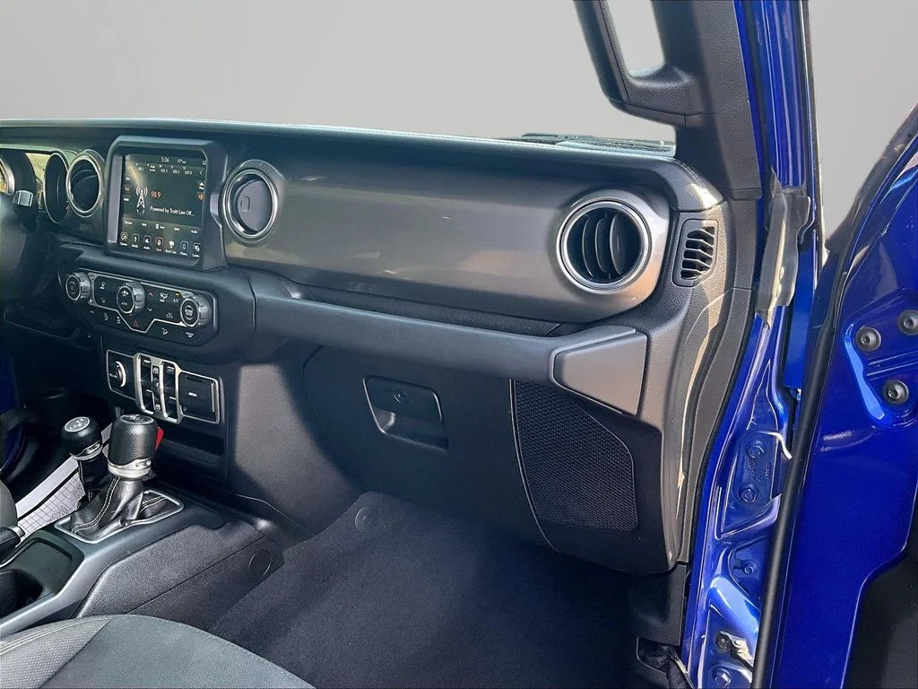 Used 2018 Blue Jeep Unlimited Sahara image 18