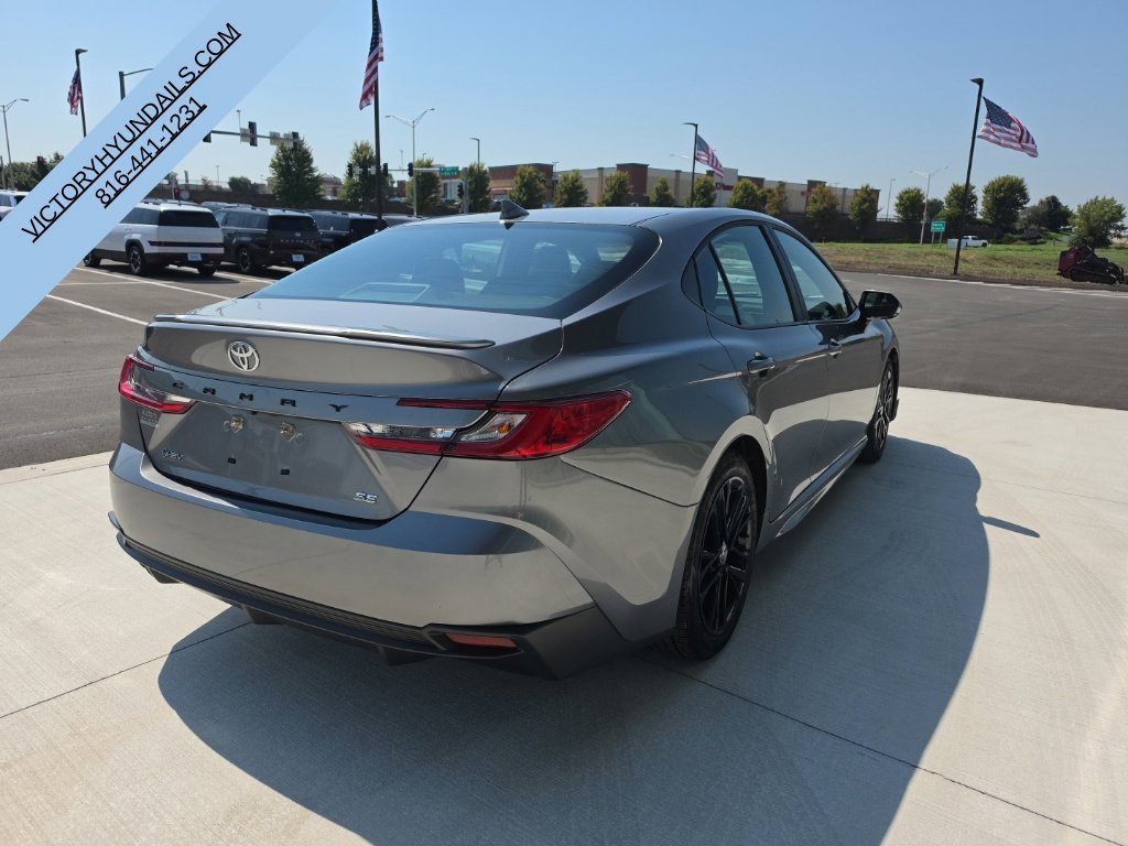 Used 2025  Toyota SE image 7
