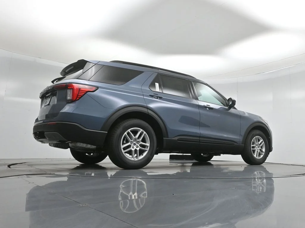 New 2026 Vapor Blue Metallic Ford Active image 47