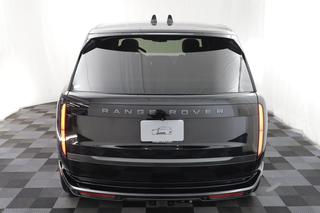 New 2026 Santorini Black LAND ROVER SE LWB 7-Seats / V8 image 18