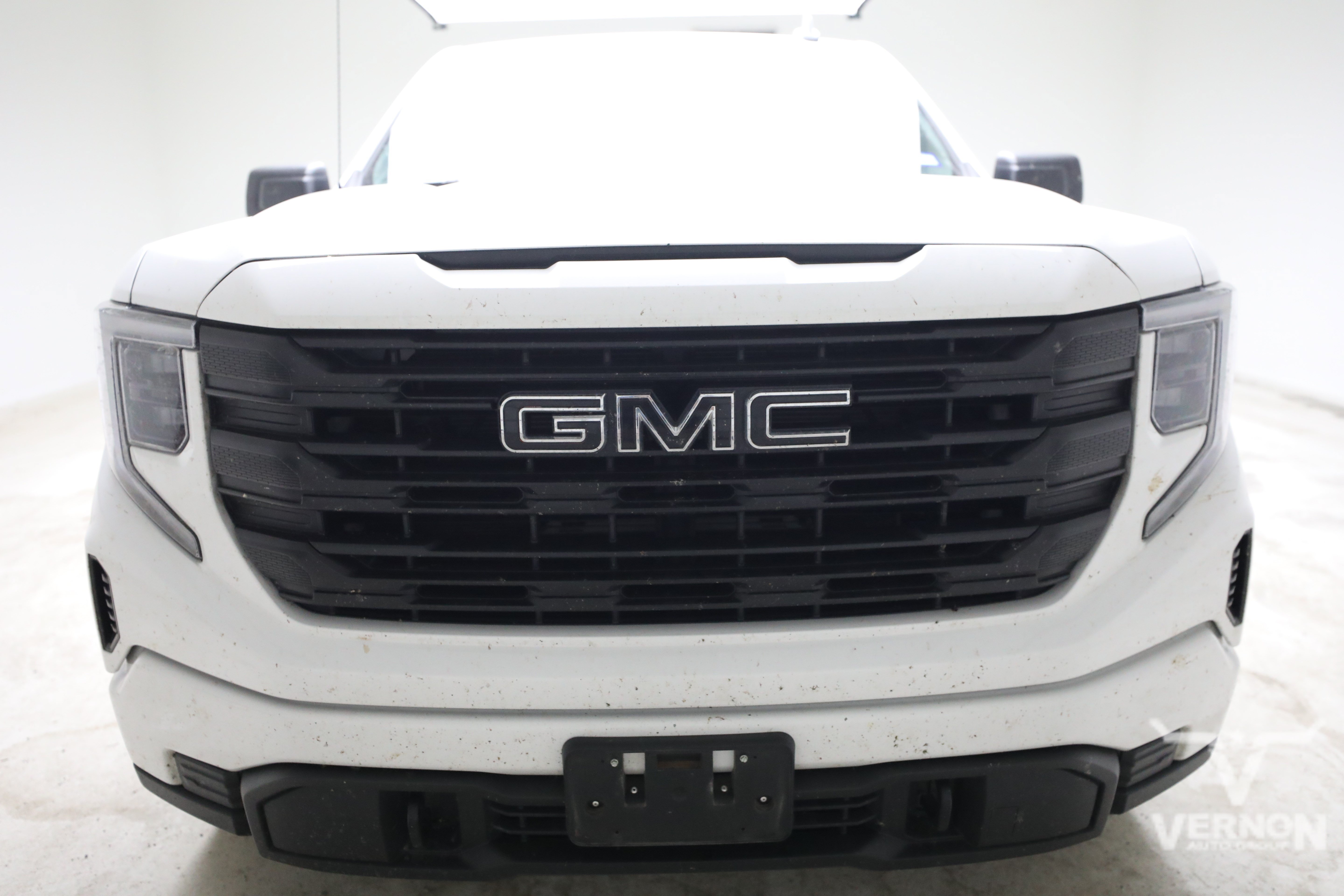 Used 2024 Summit White GMC Y image 7