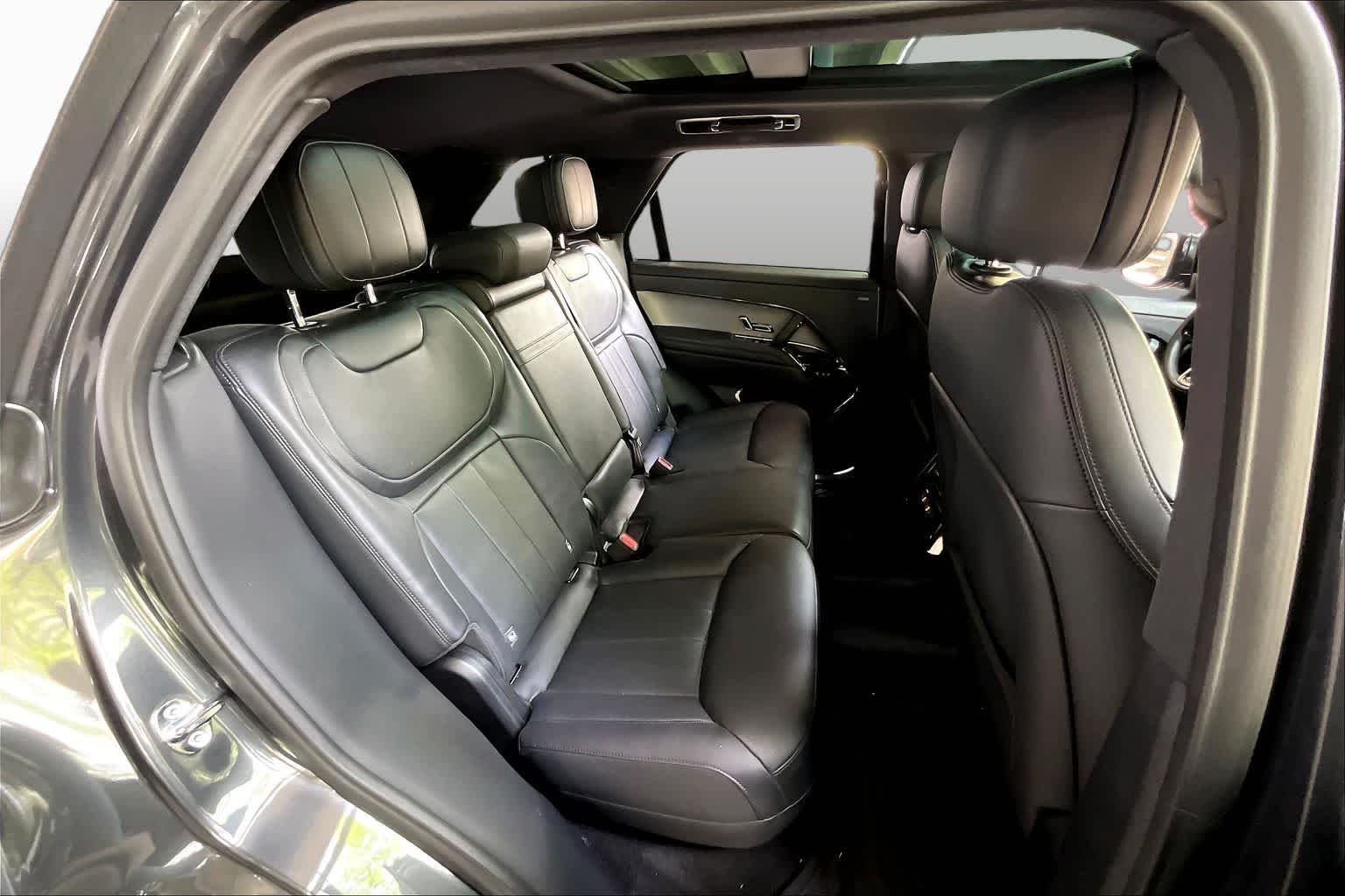 Used 2025 Carpathian Grey Premium Metallic Land Rover Dynamic SE image 26