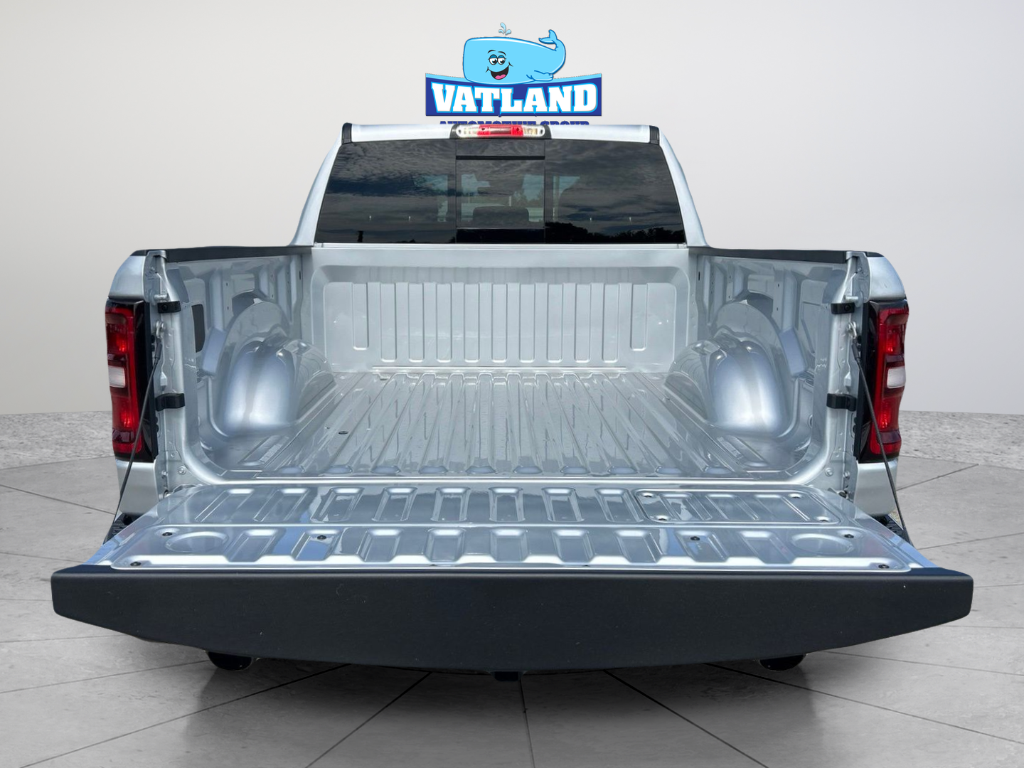 New 2026 Silver Zynith Exterior Paint RAM Laramie image 35