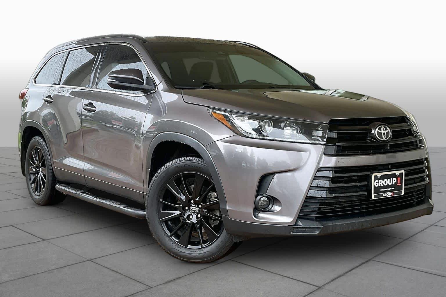 Used 2019 Predawn Gray Mica Toyota SE image 3