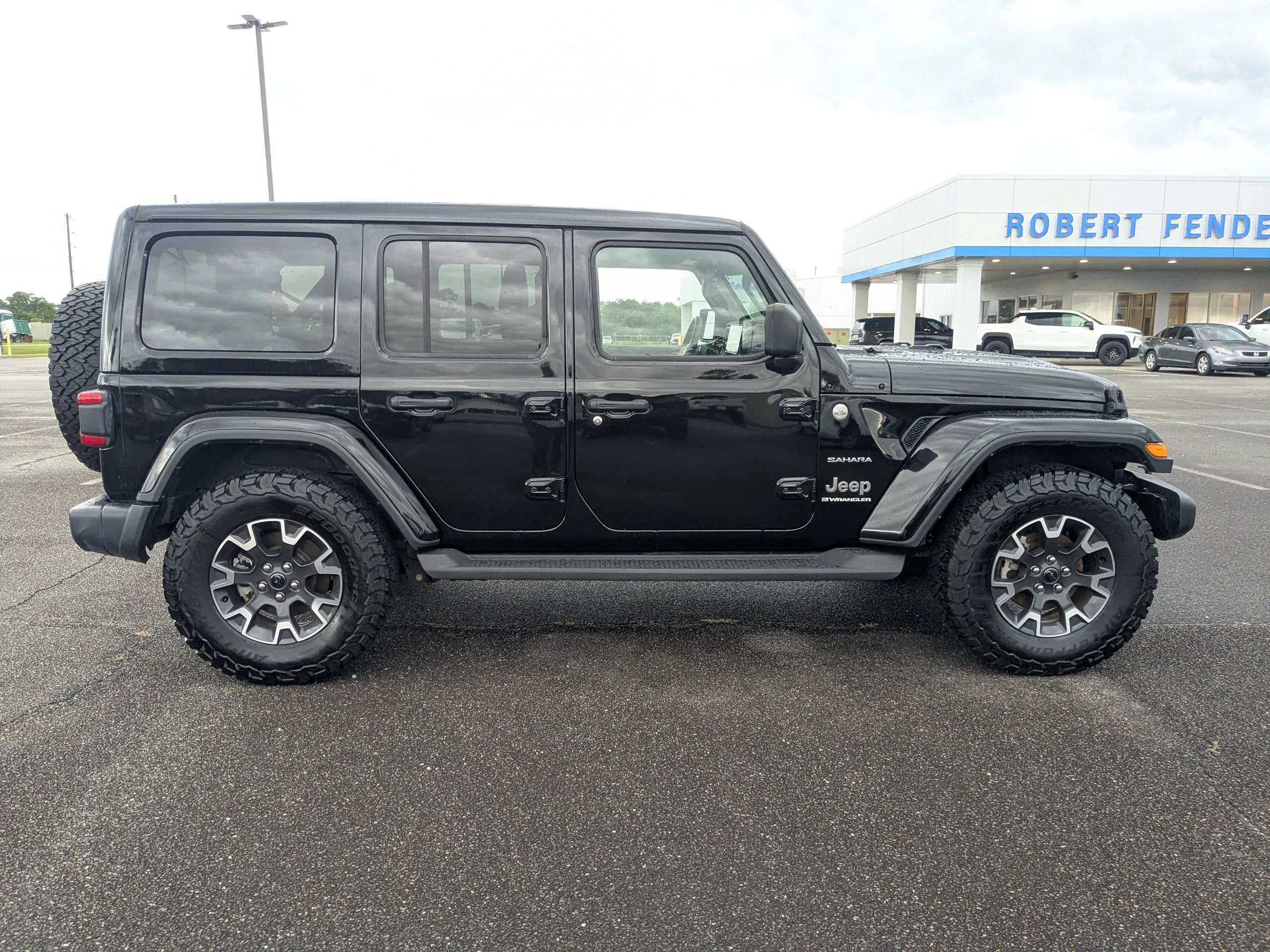 2024 Jeep Wrangler 4-Door Sahara - Photo 3