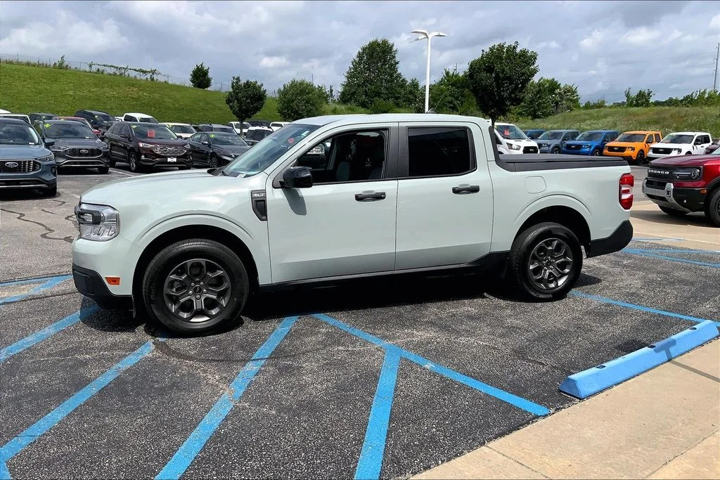 Used 2024 Green Ford XLT image 11