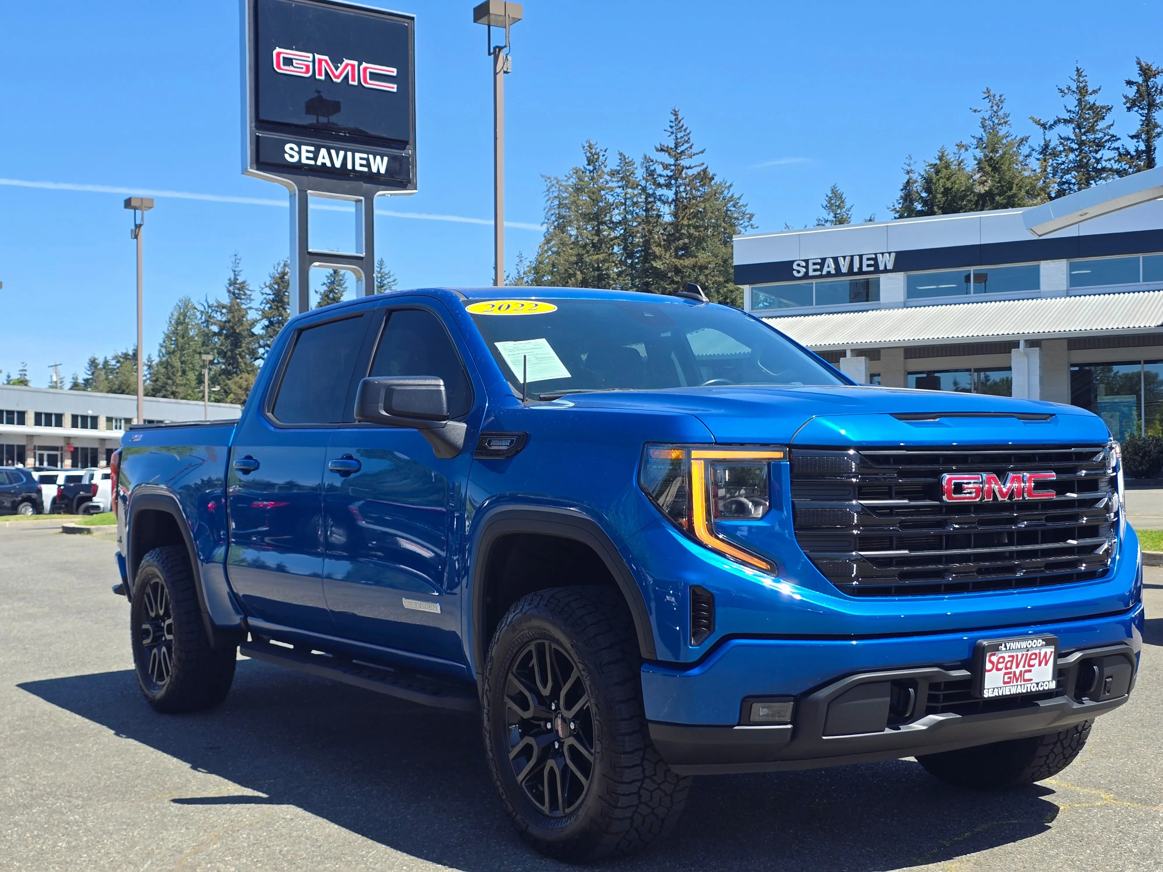 2022 GMC Sierra 4WD Crew Cab Short Box Elevation's photo