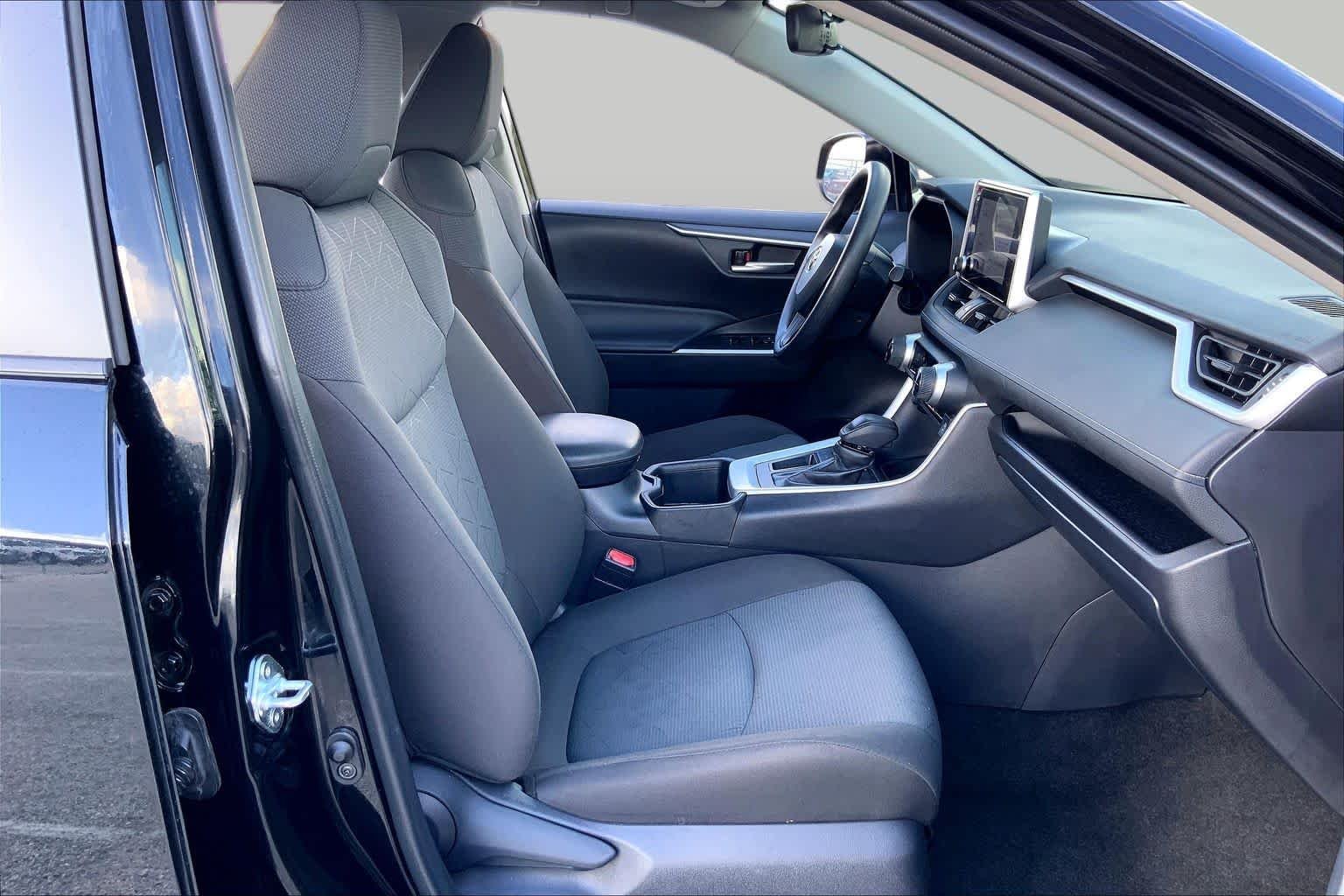 Used 2025 Midnight Black Metallic Toyota XLE image 9