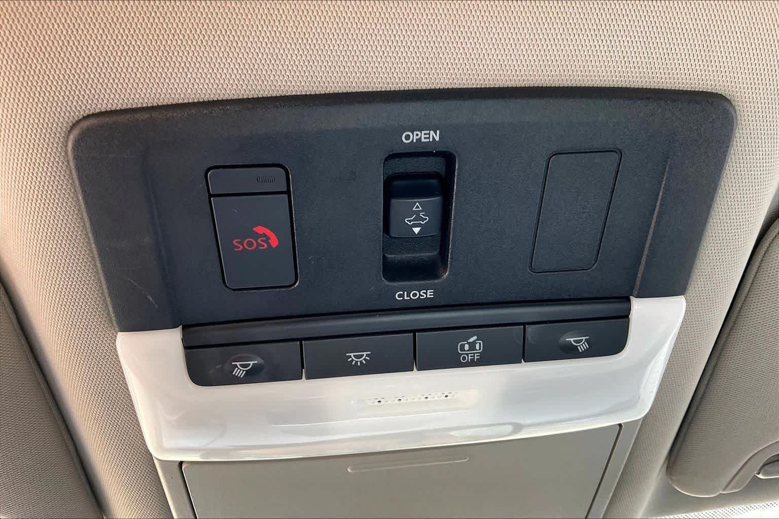 Used 2020 Super Black Nissan 2.5 Platinum image 32